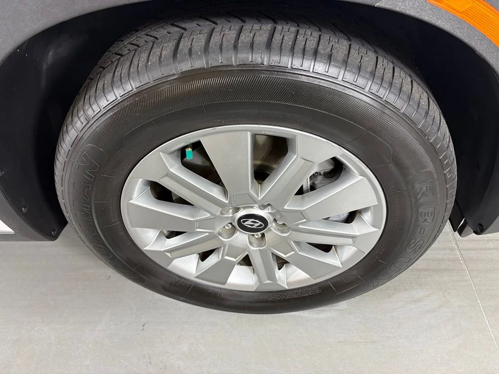 Used 2024 White Hyundai SEL image 11