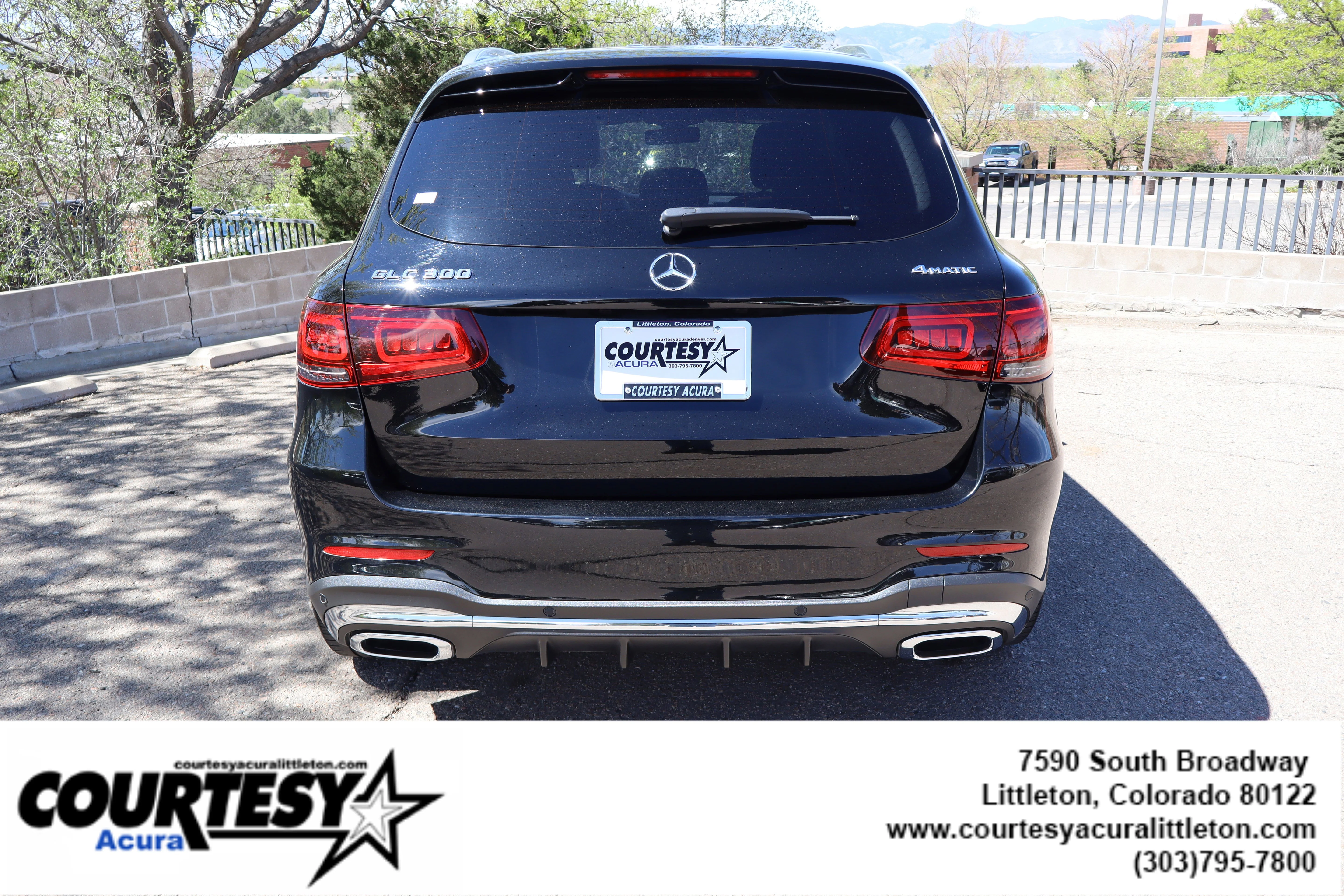 Used 2021 Black Mercedes-Benz GLC 300 image 5