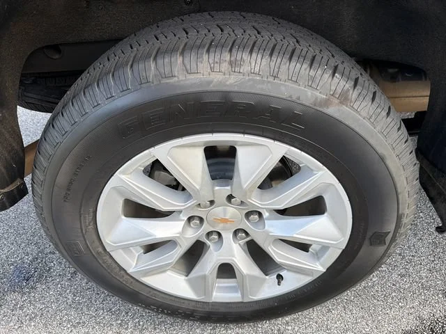Used 2025 Sterling Gray Metallic Chevrolet Custom image 17