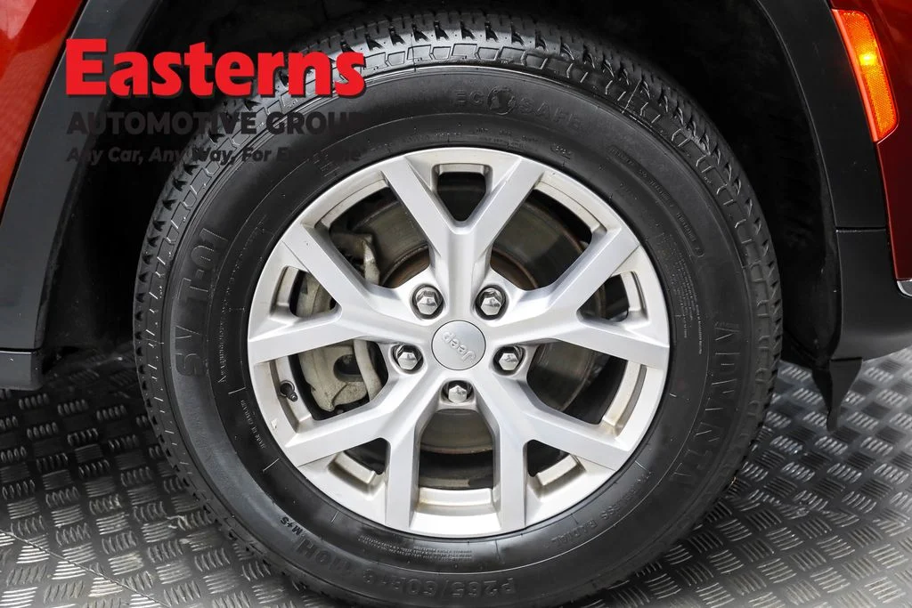 Used 2021 Red Jeep Limited image 31