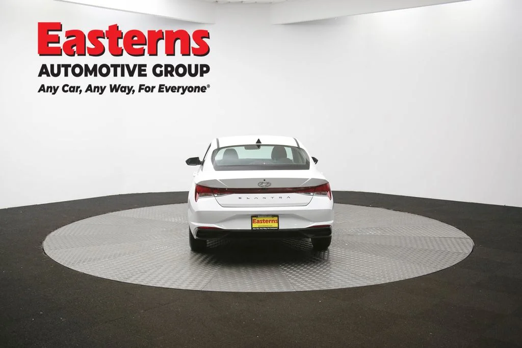 Used 2022 White Hyundai SEL image 35