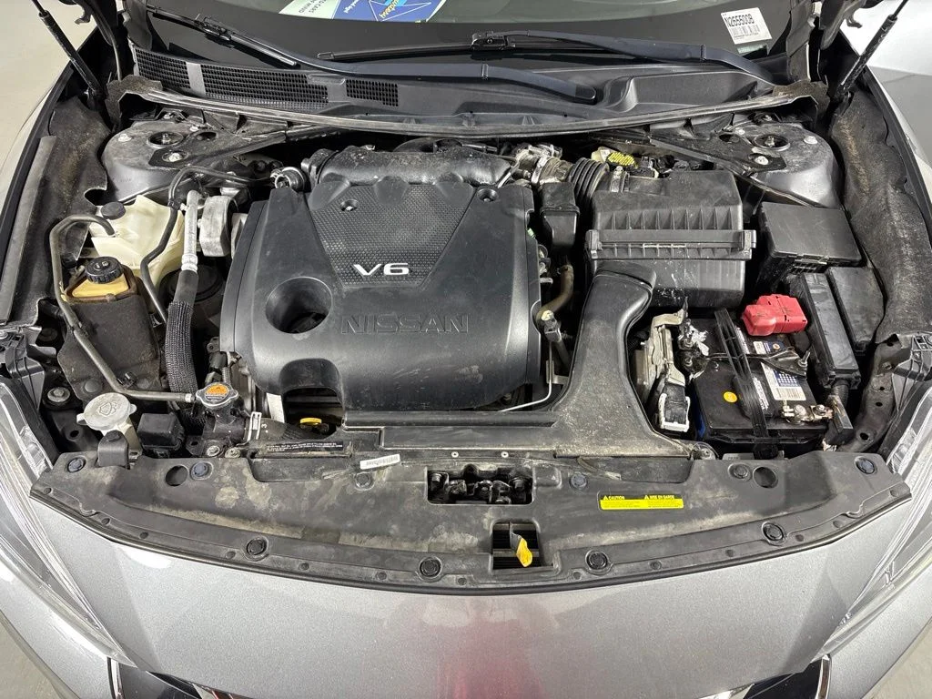 Used 2016 Gray Nissan Platinum image 42