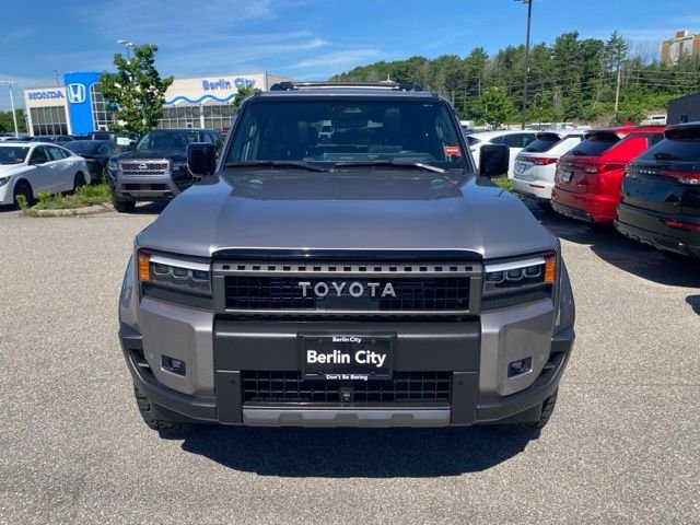 Used 2024  Toyota Base image 32