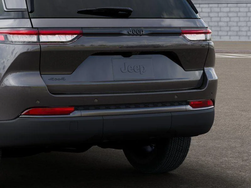 Used 2026 Baltic Gray Metallic Clearcoat Jeep Laredo image 15