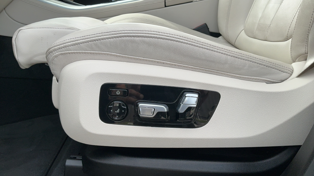 Used 2022 Gray BMW sDrive40i image 14