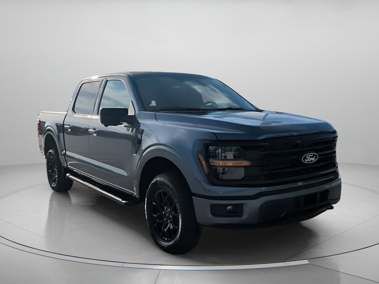 New 2026 Carbonized Gray Metallic Ford XLT image 3