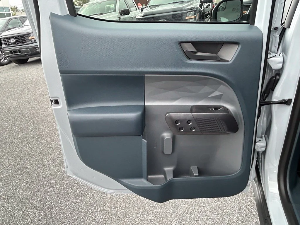 New 2026 Space White Metallic Ford XLT image 22