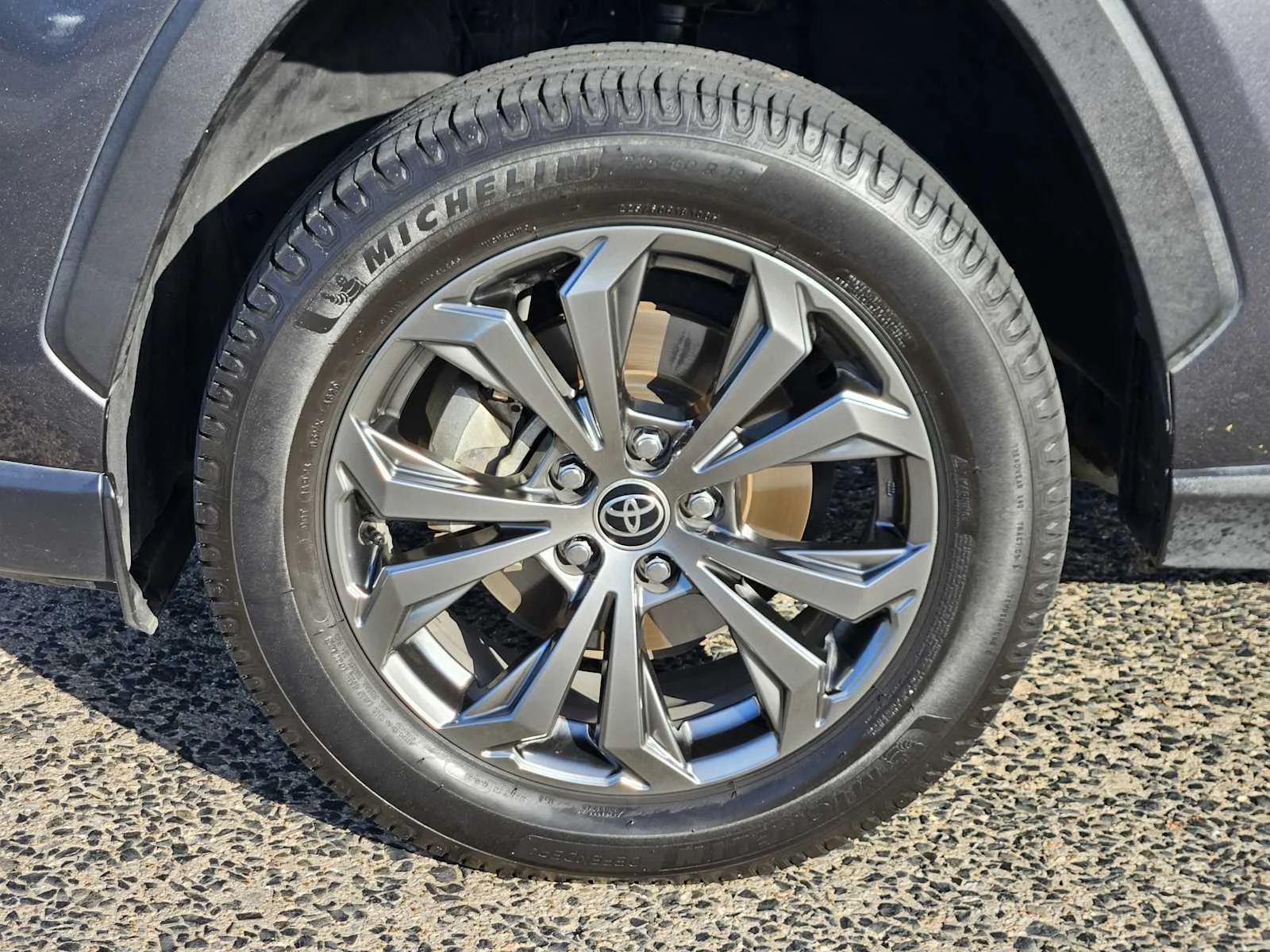 Used 2022 Magnetic Gray Metallic Toyota Hybrid XLE Premium image 7