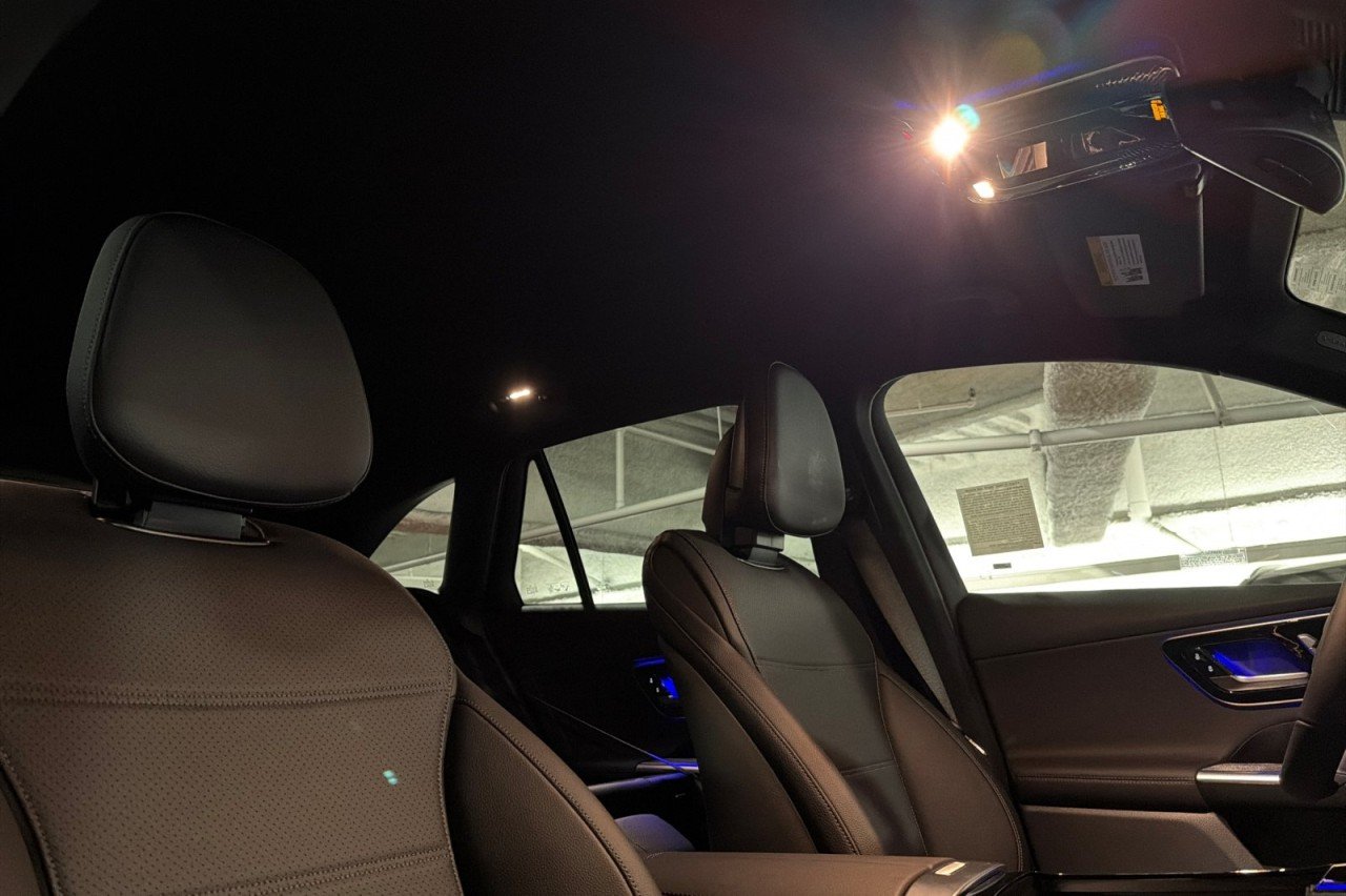 New 2026 Black Mercedes-Benz GLC 300 SUV image 16