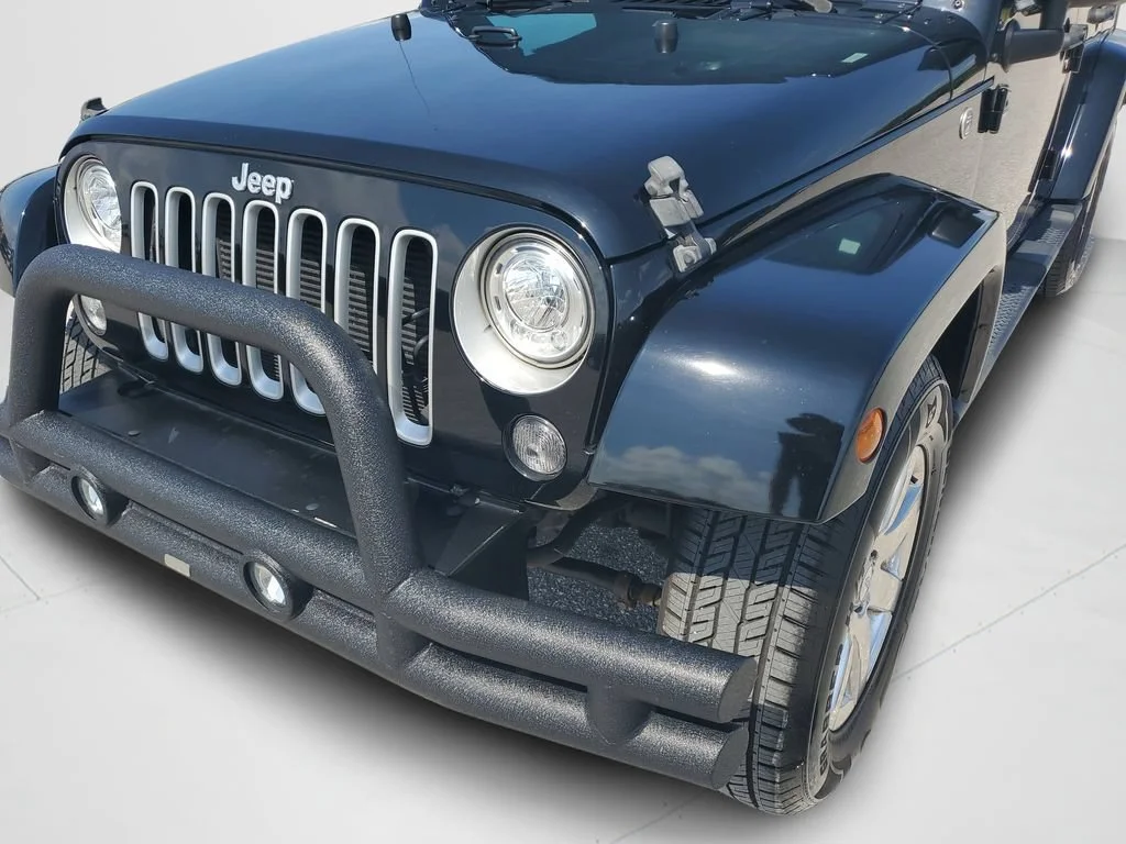 Used 2017 Black Jeep Sahara 4x4 image 25