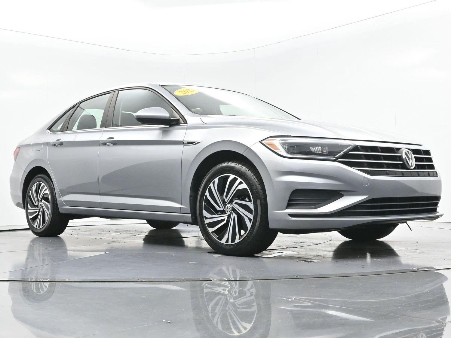 Used 2021 Pyrite Silver Metallic Volkswagen SEL image 45