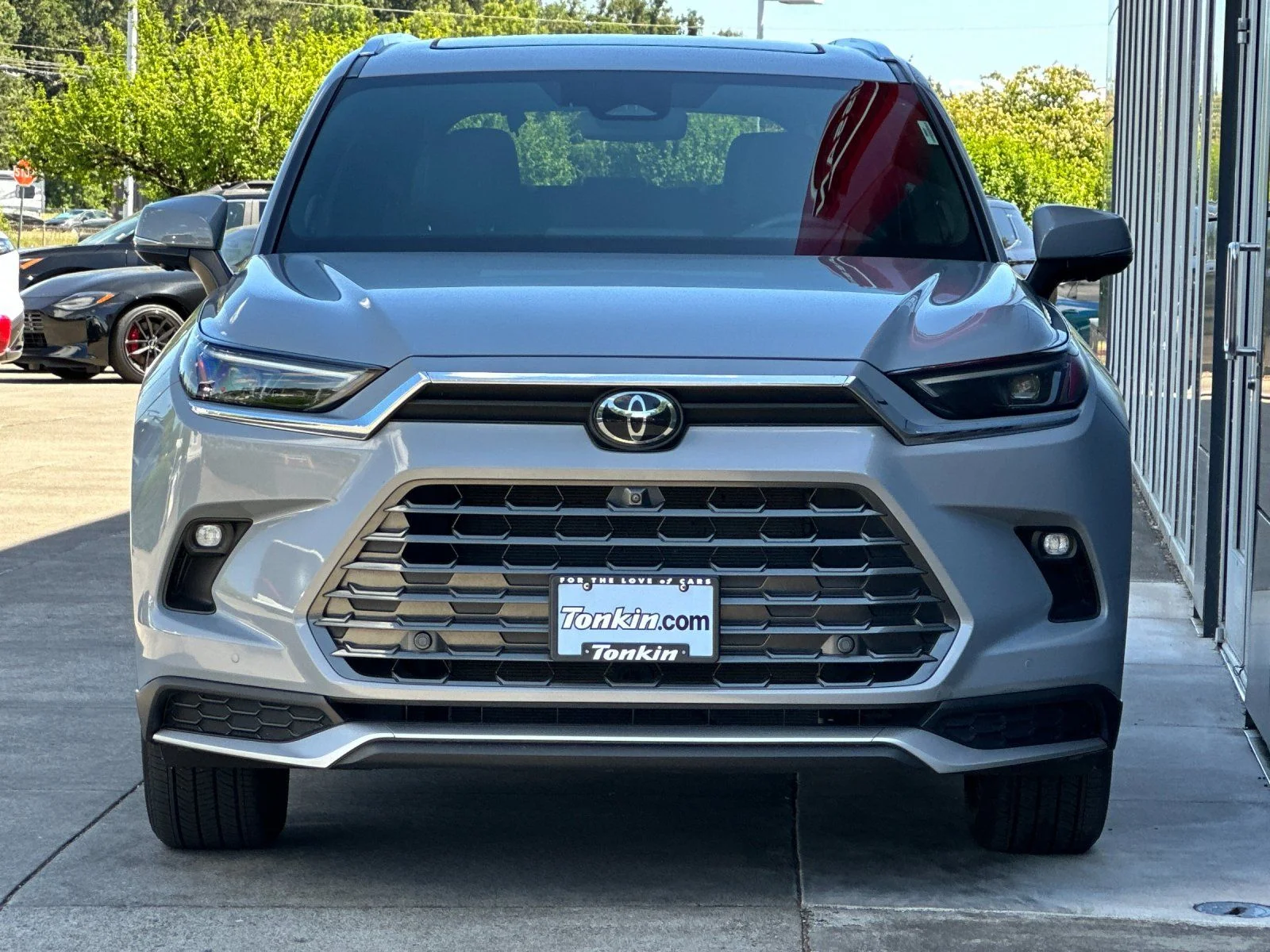 Used 2025 Cement Toyota MAX Platinum image 8