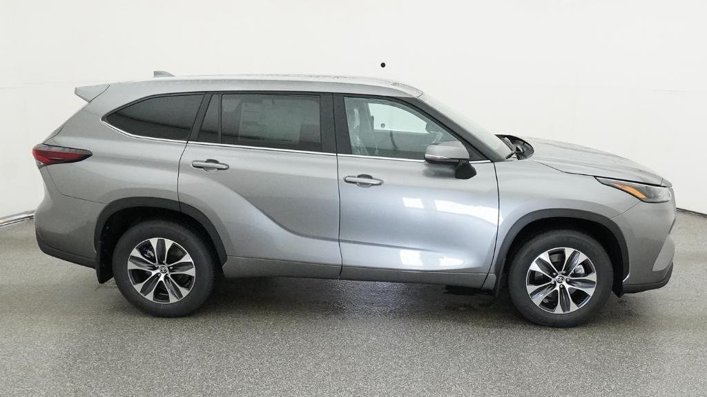 New 2026 Heavy Metal Toyota XLE image 20