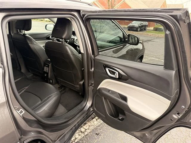 Used 2022 GRAY Jeep Limited image 13