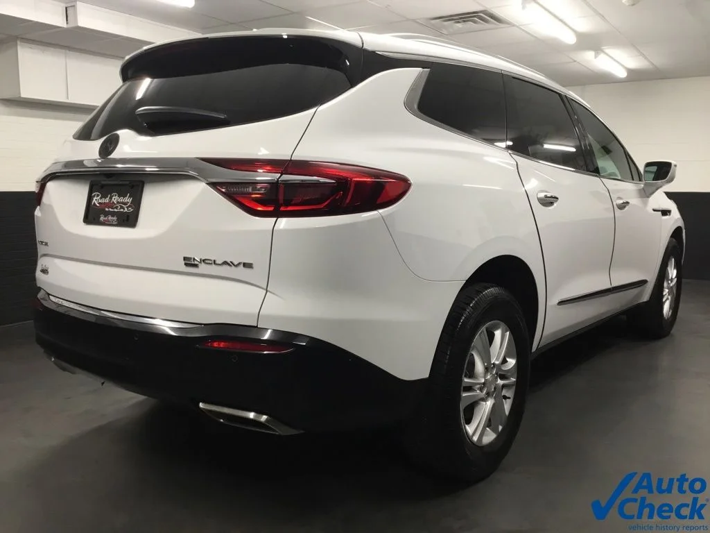 Used 2018 White Buick Essence image 10