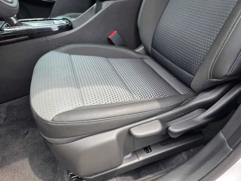 Certified Used 2025 Summit White Chevrolet LT image 13