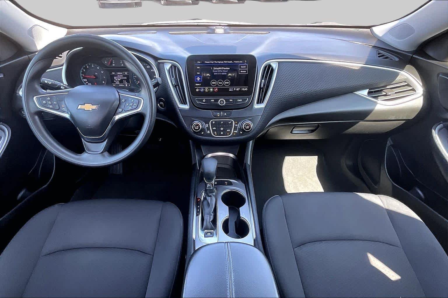 Used 2024 Summit White Chevrolet LT image 16