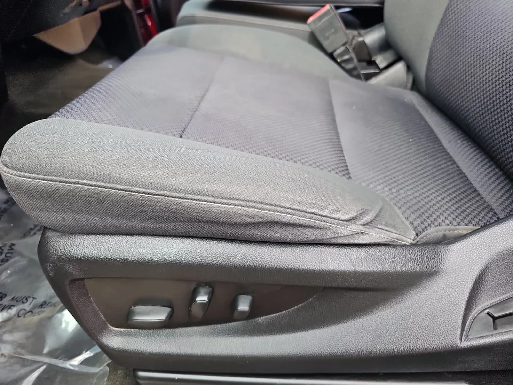 Used 2018 Red Chevrolet LT image 27