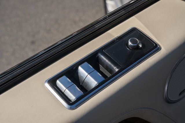 Used 2018 Byron Blue Metallic Land Rover 5.0L V8 Supercharged Autobiography image 47