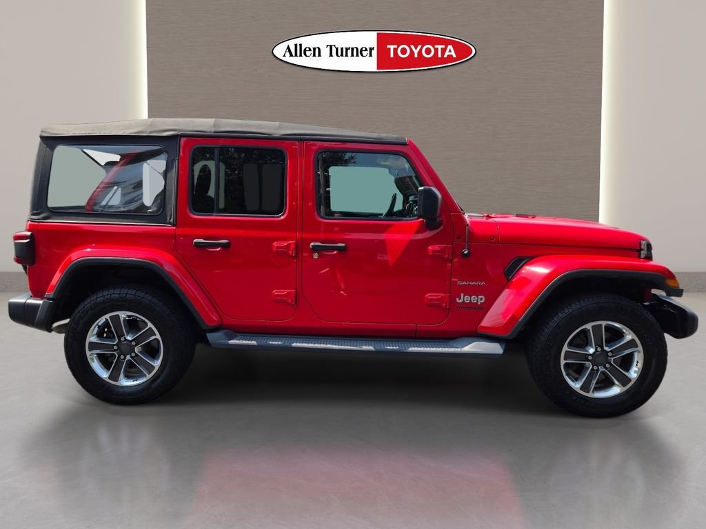 Used 2018 Red Jeep Unlimited Sahara image 6
