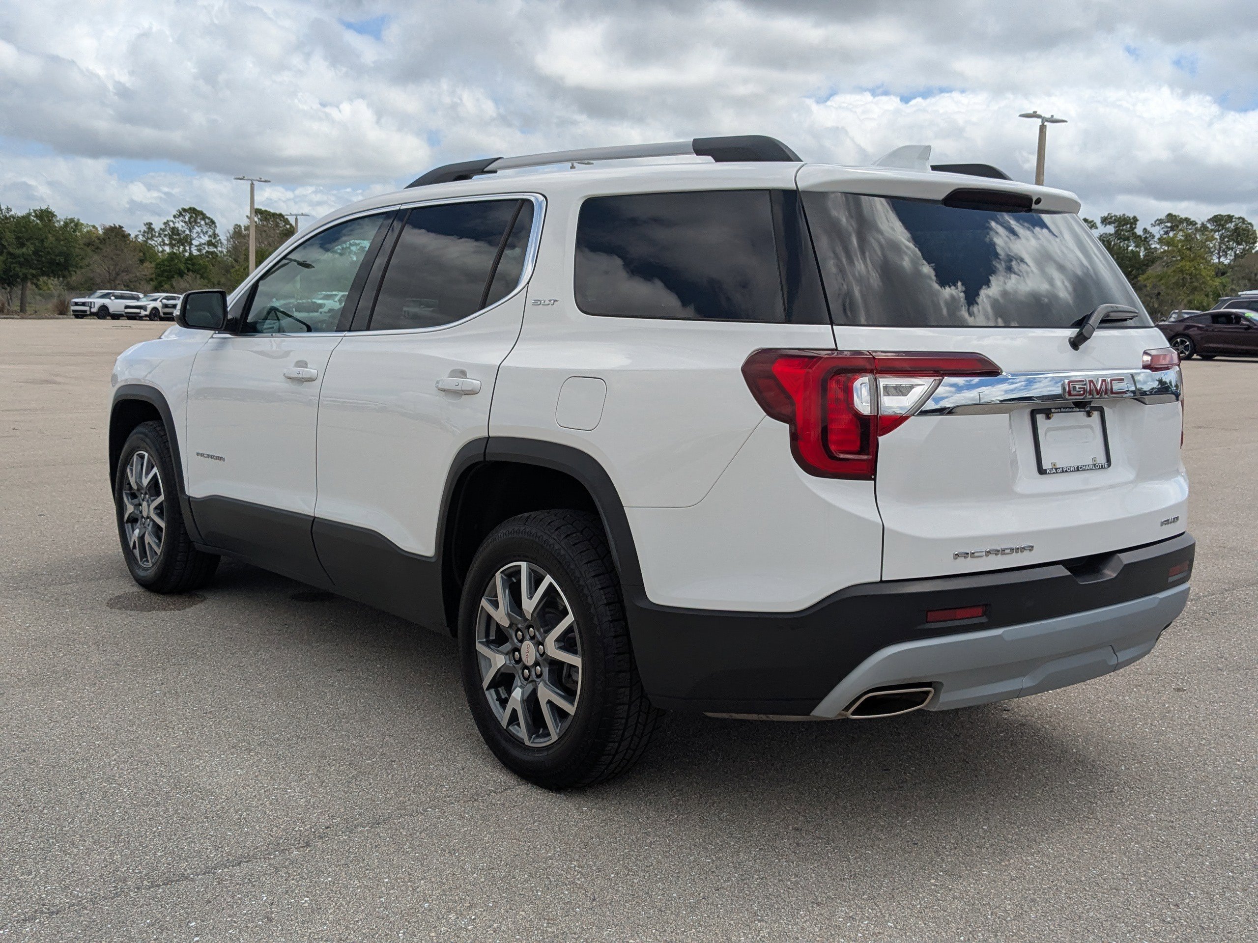 2023 GMC Acadia SLT - Photo 6