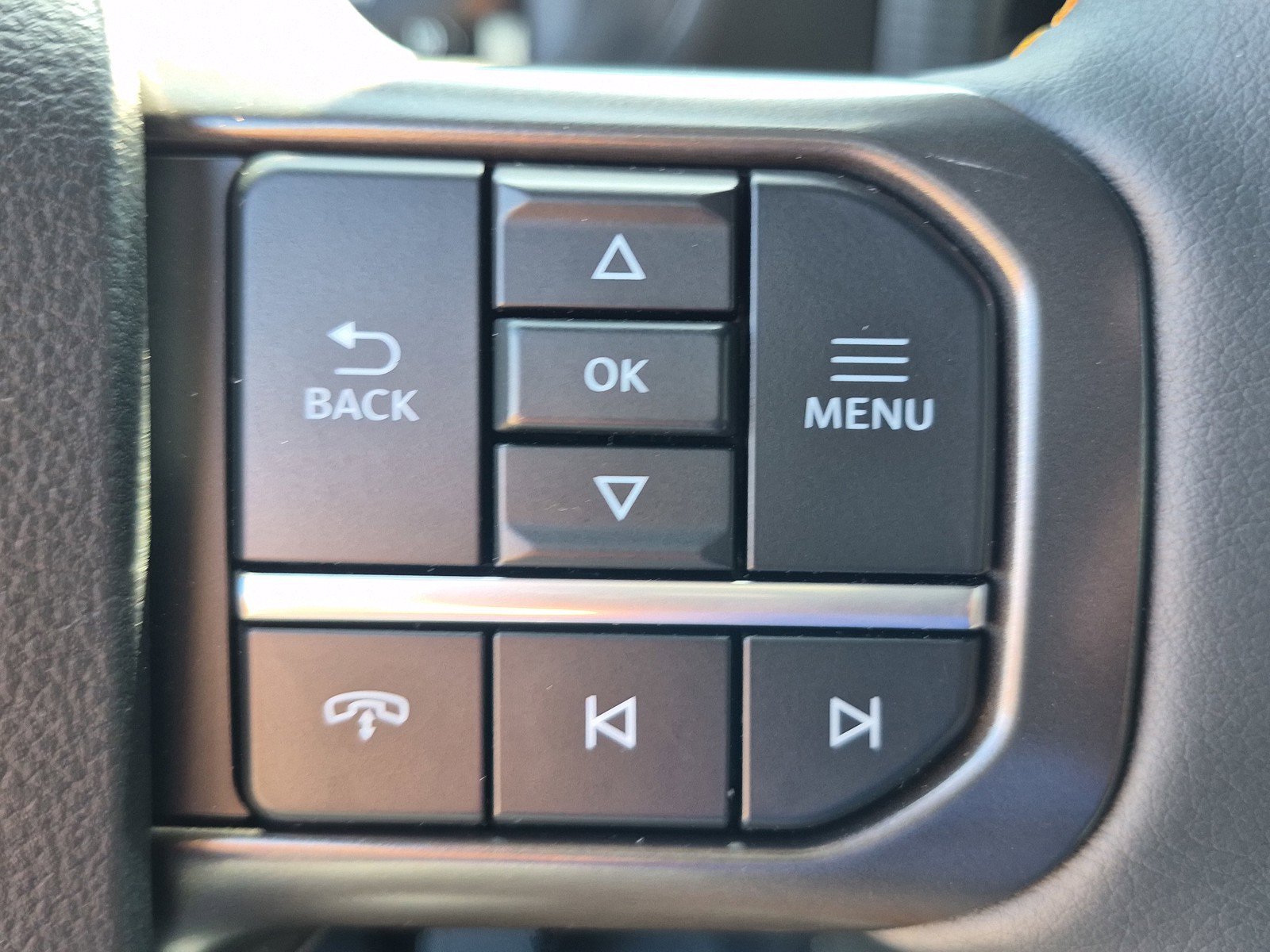 New 2025 Space White Metallic Ford Tremor® image 22