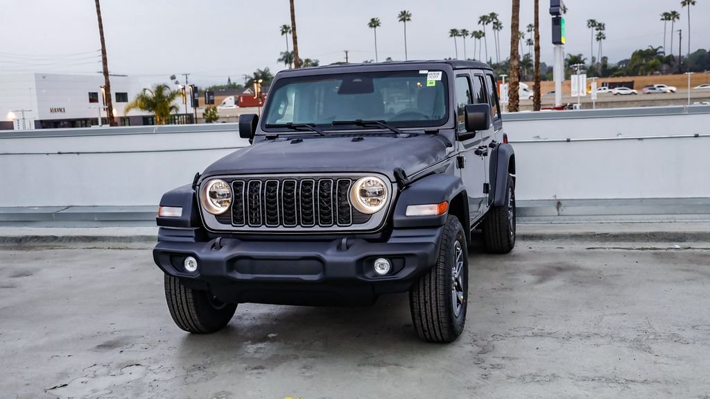New 2026 Granite Crystal Metallic Clearcoat Jeep Sport S image 4