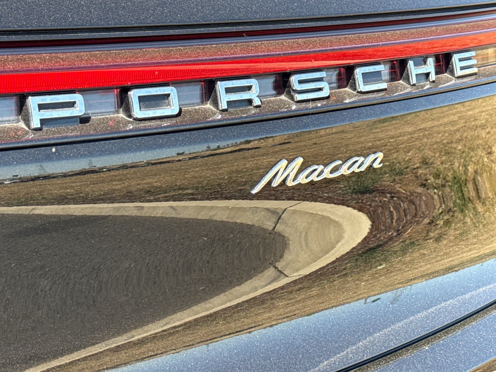 Used 2024  Porsche Base image 32