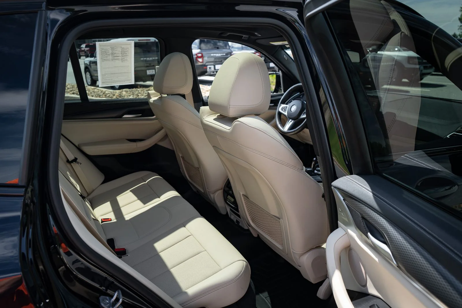 Used 2022 Black BMW xDrive30i image 21