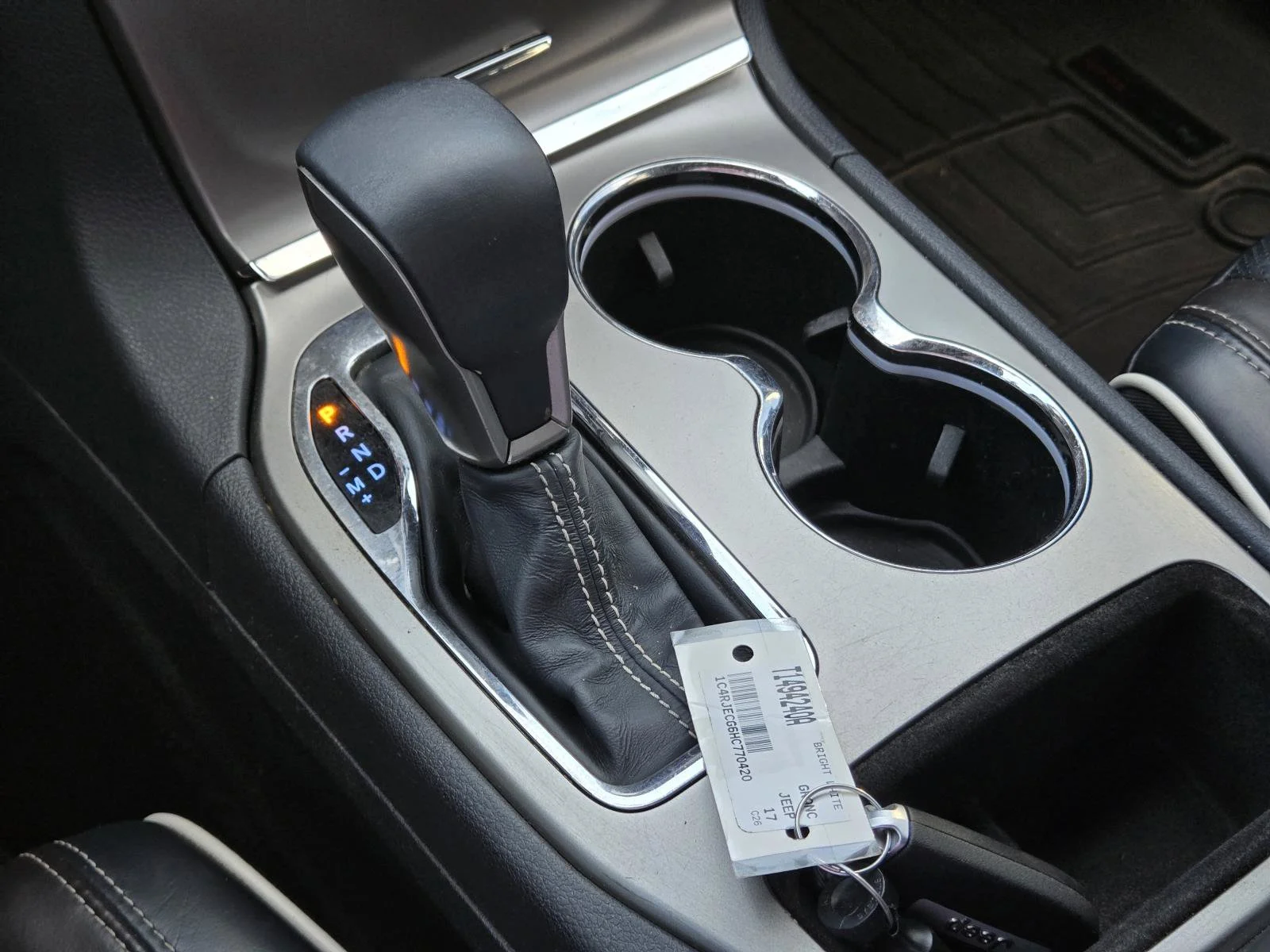 Used 2017 Ivory 3-Coat Jeep Overland image 24