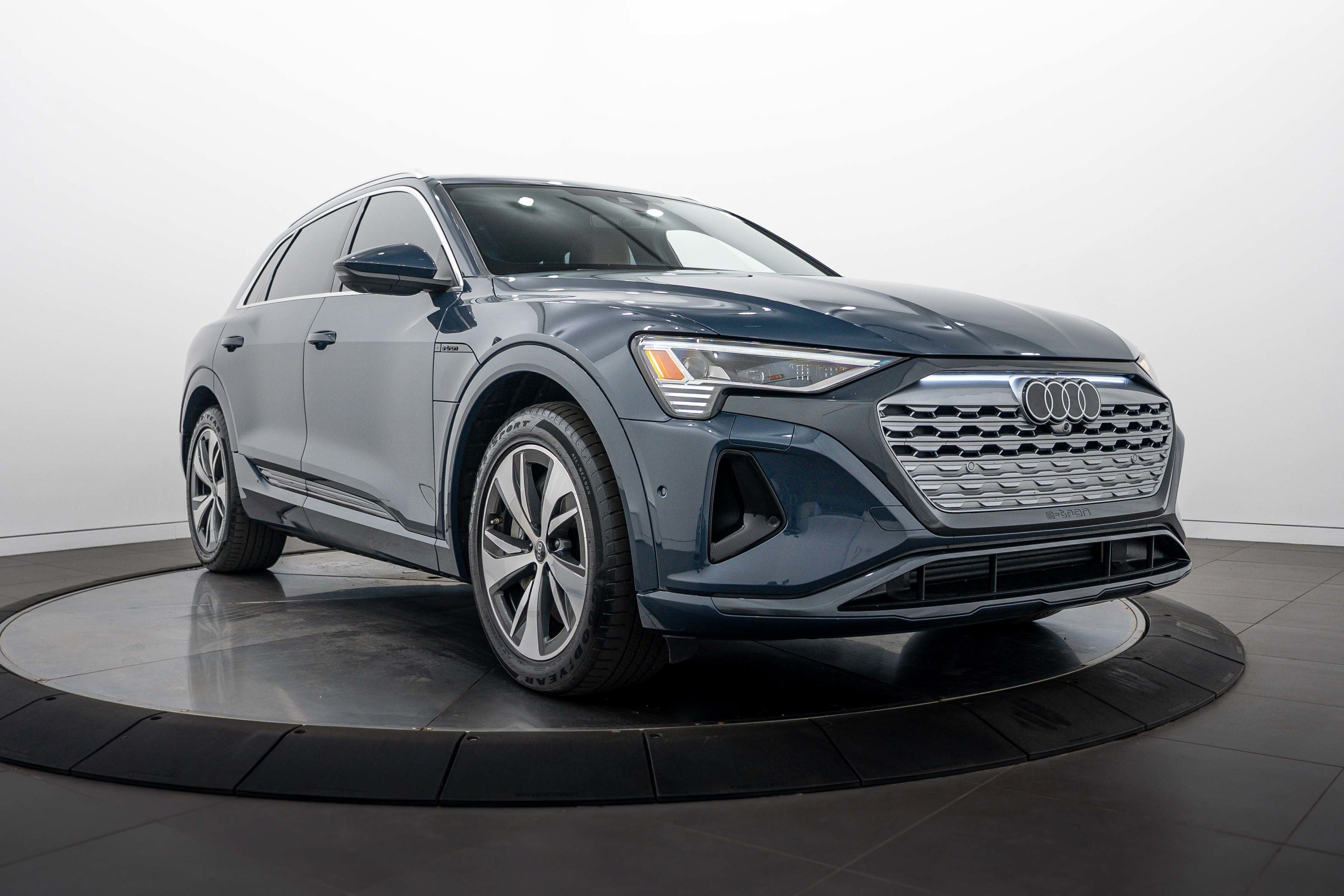 2024 Audi Q8 e-tron