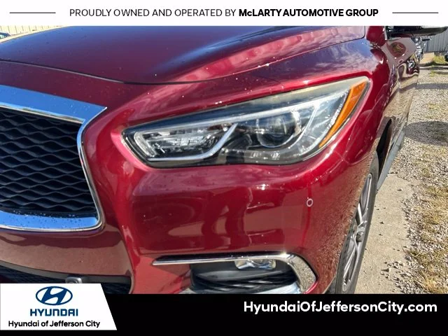 Used 2019 Red INFINITI LUXE image 9