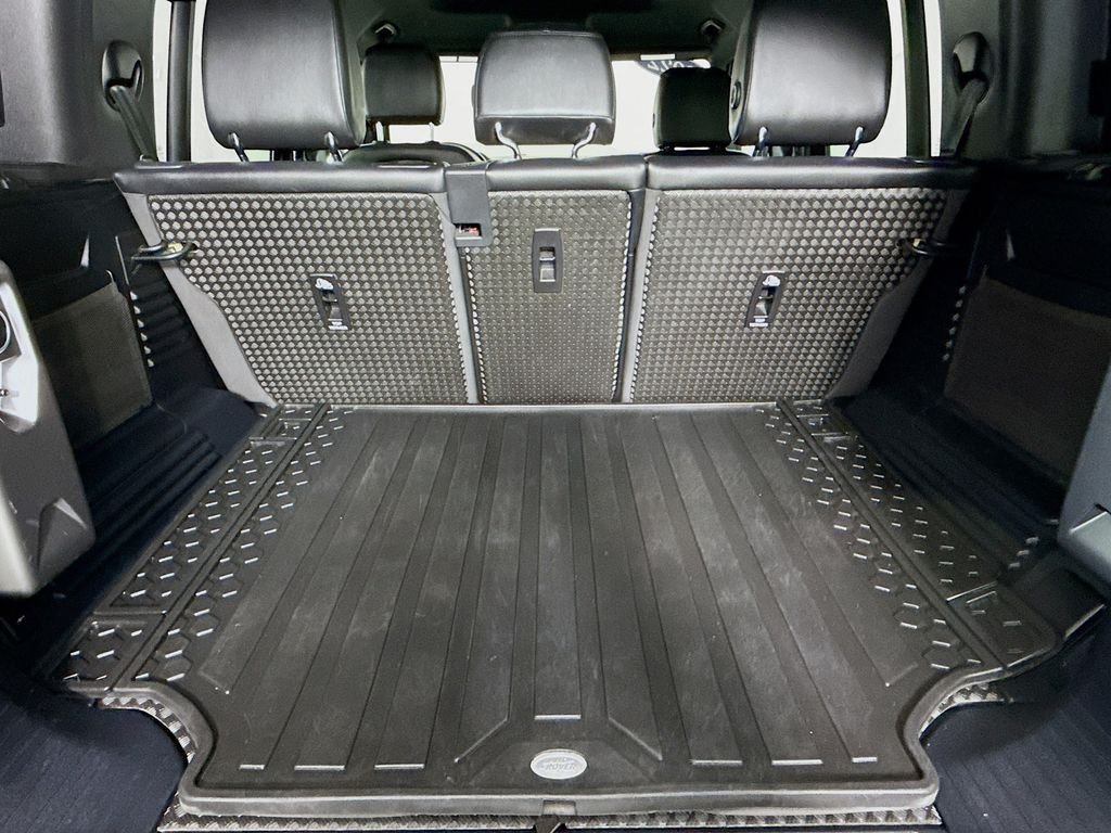 Certified Used 2022 Black Land Rover X-Dynamic SE image 27