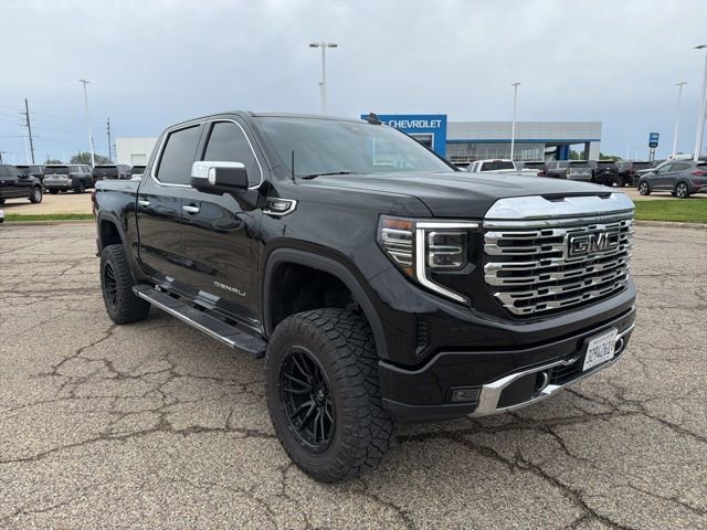 2022 GMC Sierra 4WD Crew Cab Short Box Denali's photo