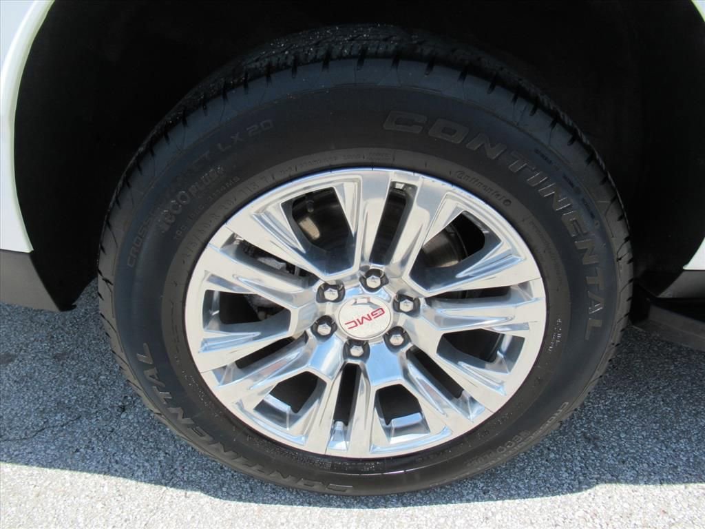 Used 2025 Summit White GMC Denali image 7