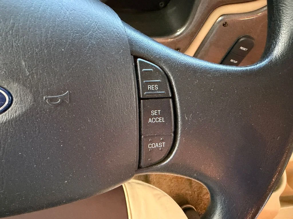 Used 2014  Tiffin  image 146