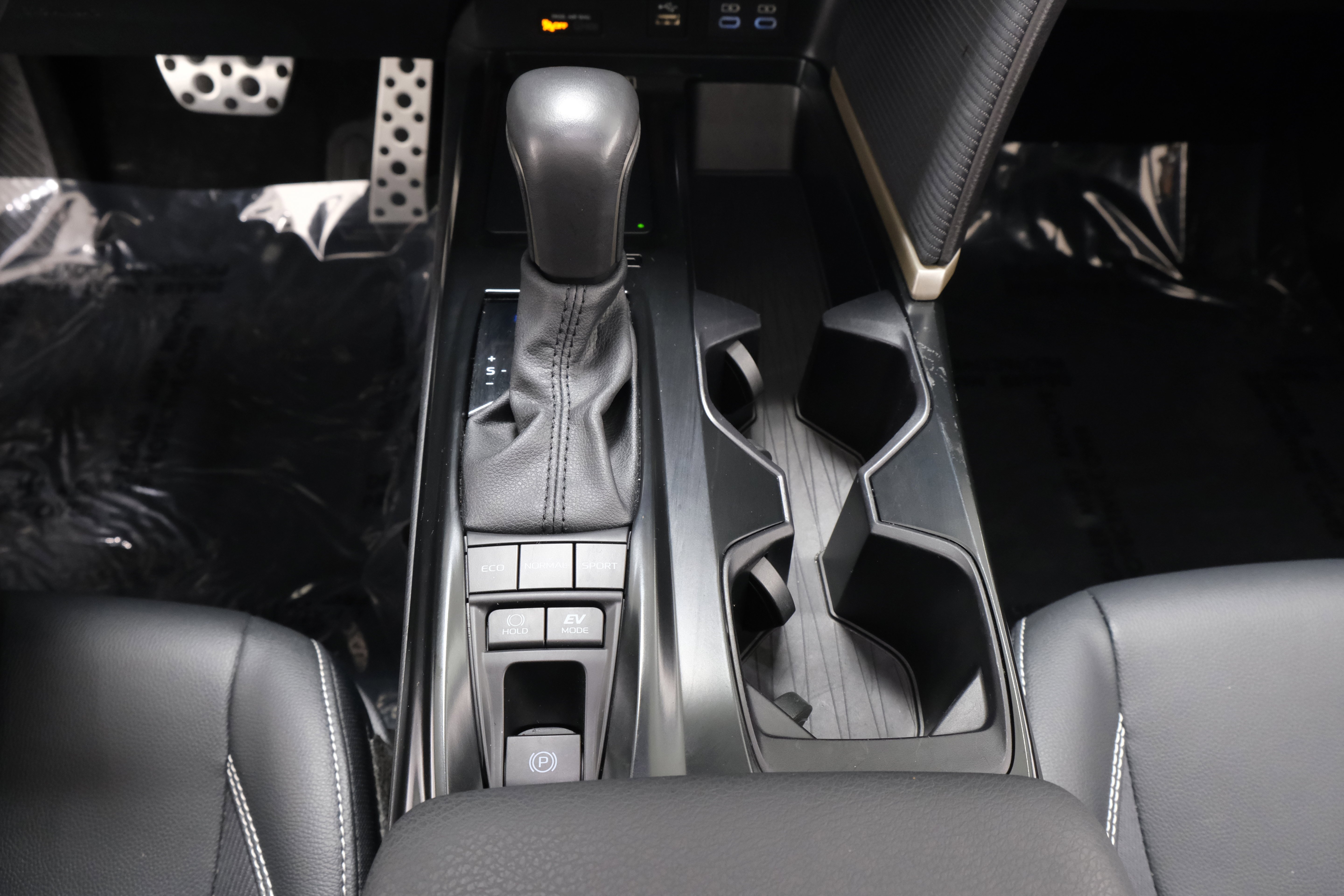 Certified Used 2025 Heavy Metal Toyota SE image 45