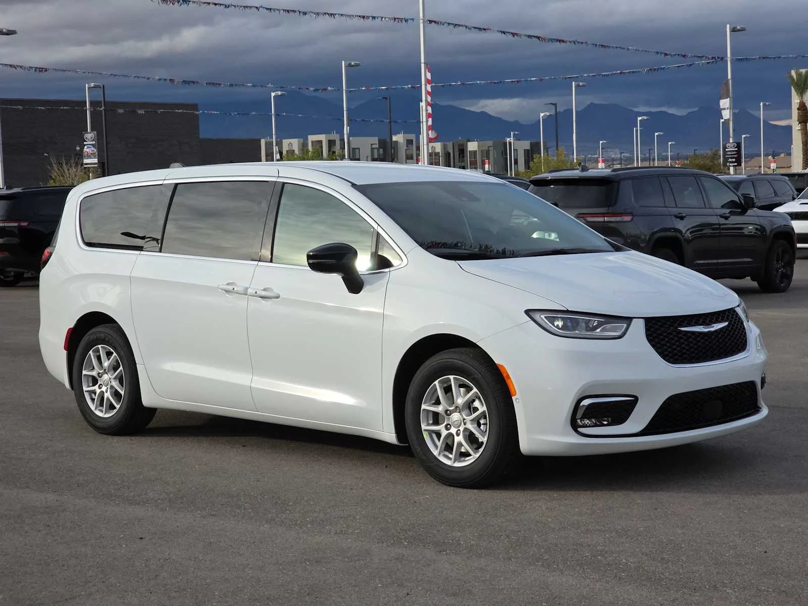 New 2026 Bright White Clear-Coat Exterior Paint Chrysler Select image 2