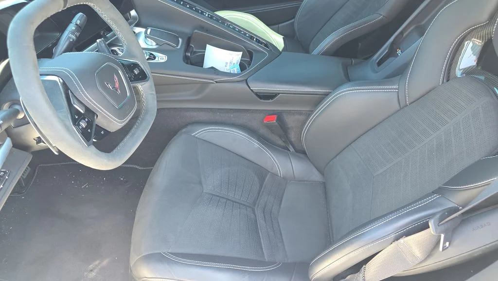 Used 2023 White Chevrolet Stingray image 14