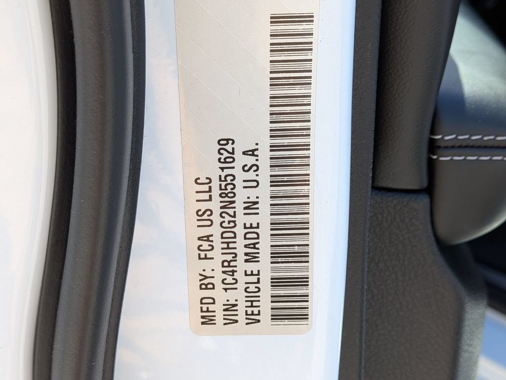 Used 2022 White Jeep Overland image 34