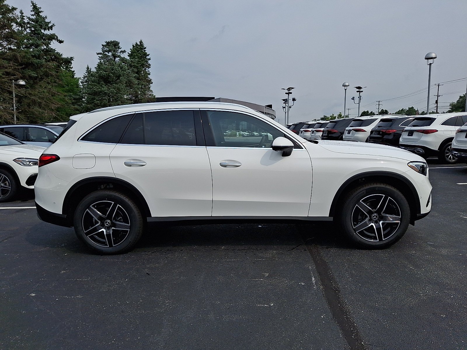 New 2026 Polar White Mercedes-Benz GLC 300 image 28