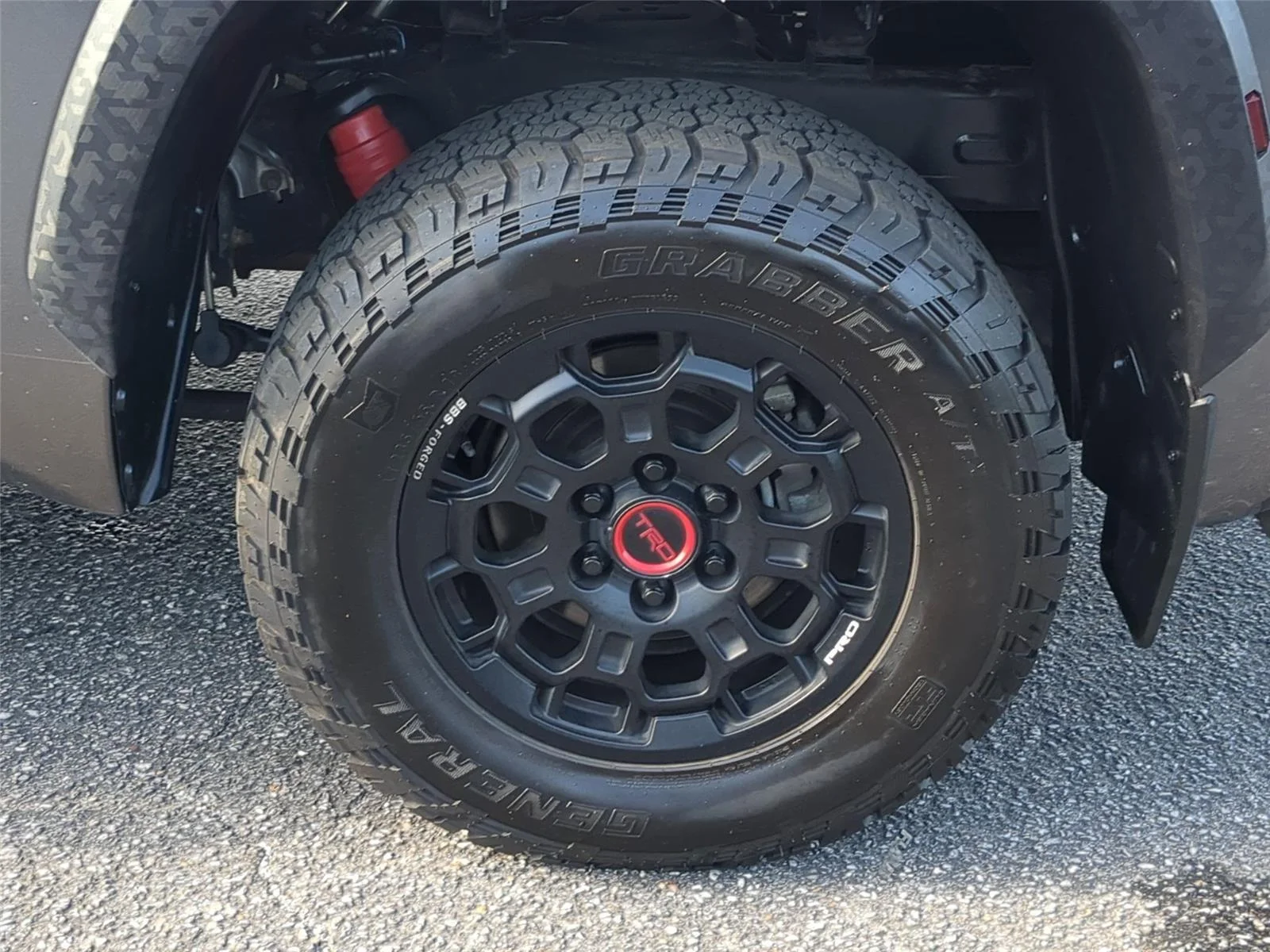 Used 2023  TOYOTA  image 11