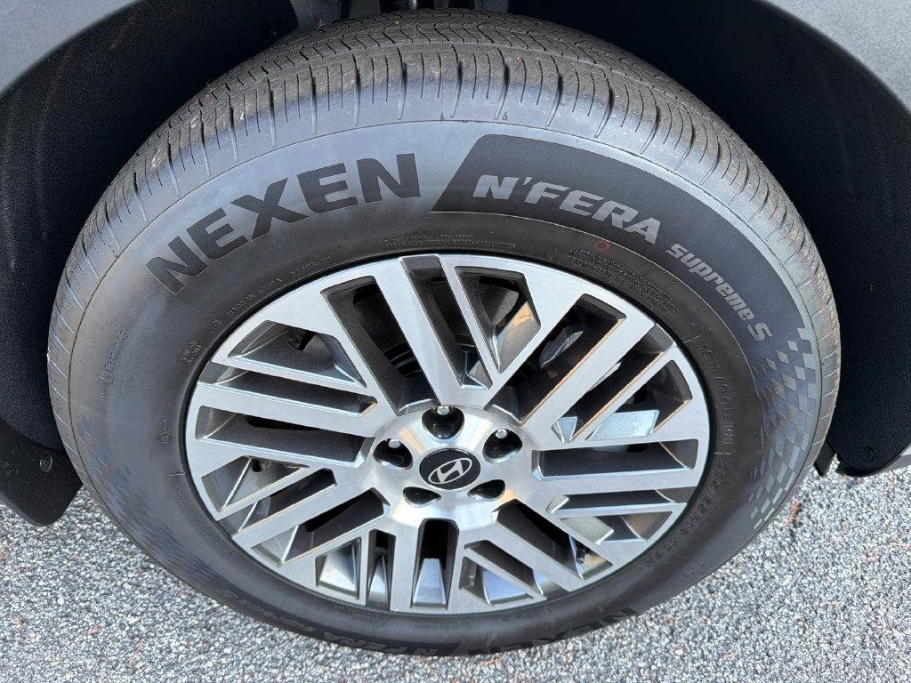 New 2026 White Hyundai SEL Premium FWD image 12