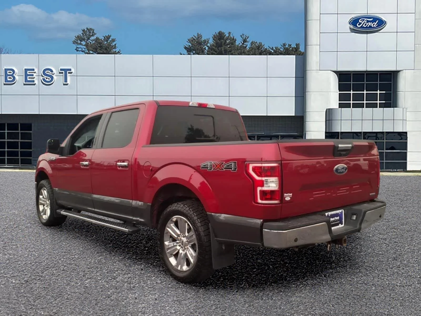 Used 2020 Rapid Red Metallic Tinted Clearcoat/Magnetic Ford XLT image 4