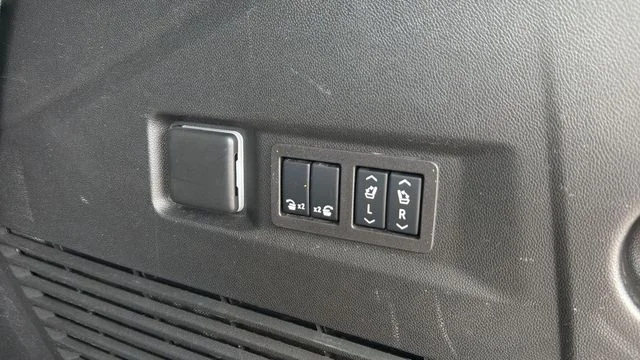 Used 2024 Black Chevrolet High Country image 17