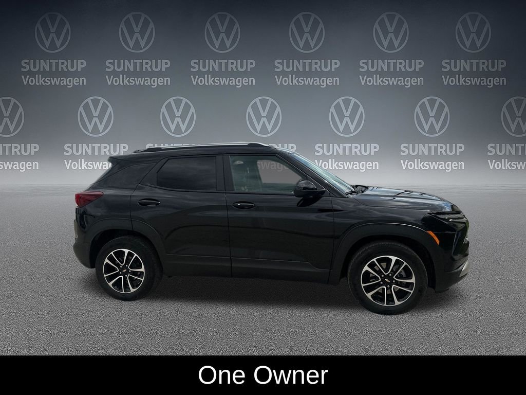 Used 2024 Black Chevrolet LT image 8