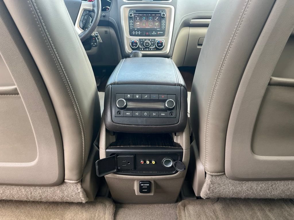 Used 2016 WHITE FROST TRICOAT GMC Denali image 31