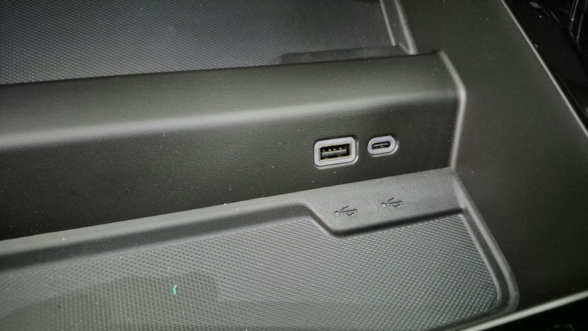 New 2026 Polar White Tricoat Chevrolet Premier image 14