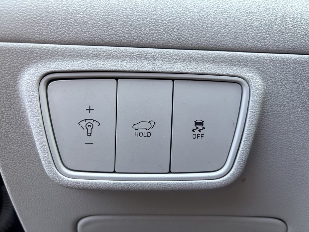 Used 2023 Gray Hyundai SEL image 15