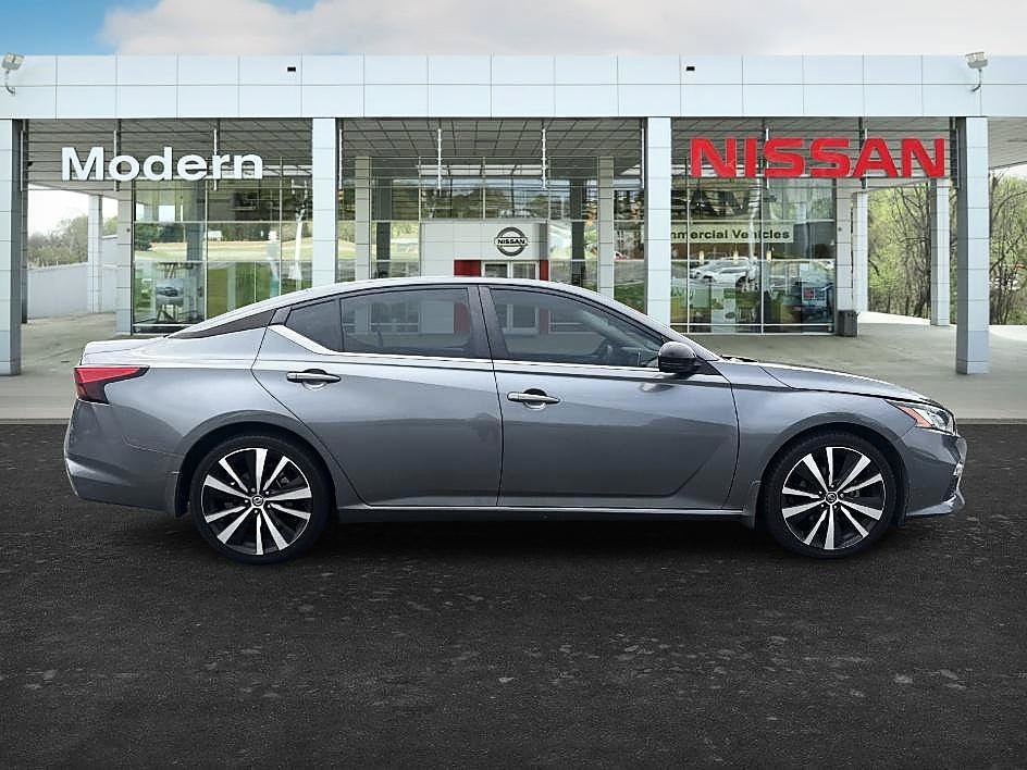 Used 2021 Gun Metallic Nissan 2.5 SR image 6